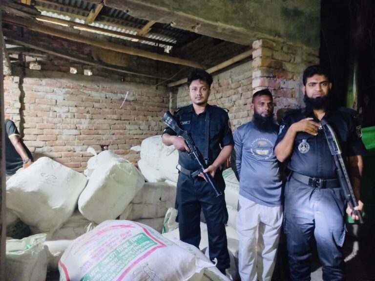 বরিশালে ২৫শ’ কেজি পলিথিনসহ ব্যবসায়ী গ্রেপ্তার স্টাফ রিপোর্টার,